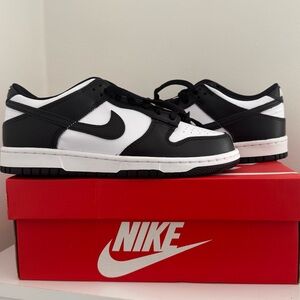 Nike Kids Black and White Low-Top Sneakers *BRAND NEW NEVER BEEN USED*